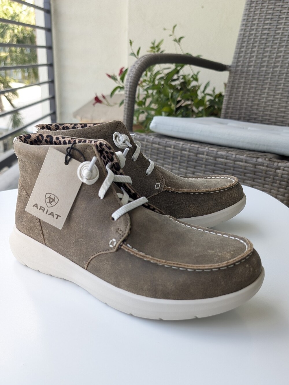 NWT Ariat Hilo High Top Brown Bomber Leather Shoes Women’s Size 9 B